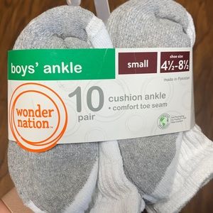 NWT boys ankle socks